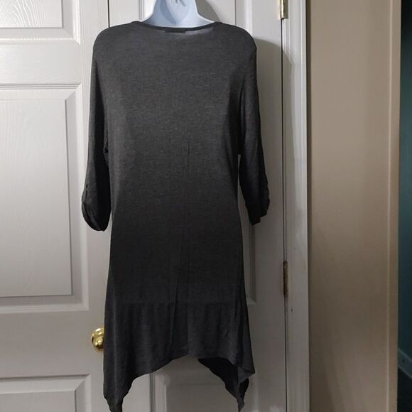 Cha Cha Vente heather gray shark bite style tunic top with pockets Sz L - Picture 4 of 5